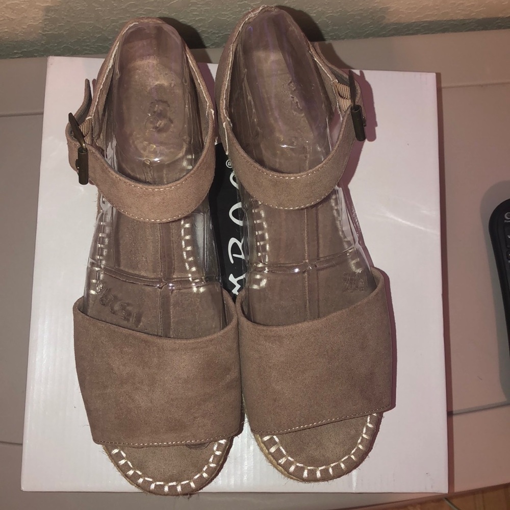 Comfy Heels - Picture 3 of 5